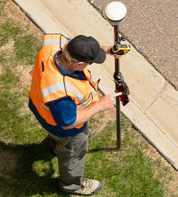The LaserSoft Connect app empowers ArcGIS Field Maps users to utilize TruPulse rangefinders as a means of sticking to safe and convenient locations.